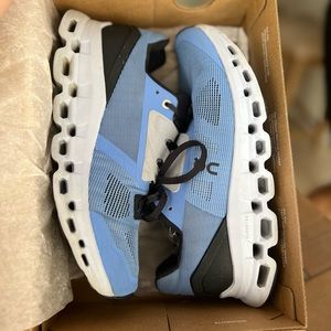 On Cloud cloudstratus